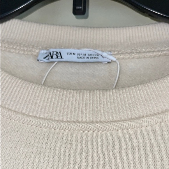 Ruffled sweatshirt - Picture 4 of 4